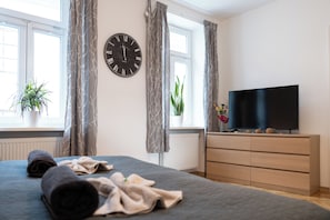 Standard Apartment, 2 Bedrooms, Non Smoking, Kitchen | 1 bedroom, individually decorated, individually furnished