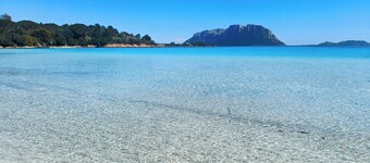 Relaxation and comfort come together in an oasis of peace. Authentic Sardinia is waiting for you!