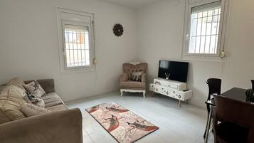 Appartement | Woonruimte | Een flatscreentelevisie