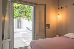 4 bedrooms, iron/ironing board, WiFi, bed sheets - Lastica | Chora, Paros (Παρος)