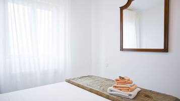 2 slaapkamers, een strijkplank/strijkijzer, gratis wifi