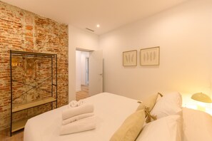 1 habitación, tabla de planchar con plancha y wifi gratis 