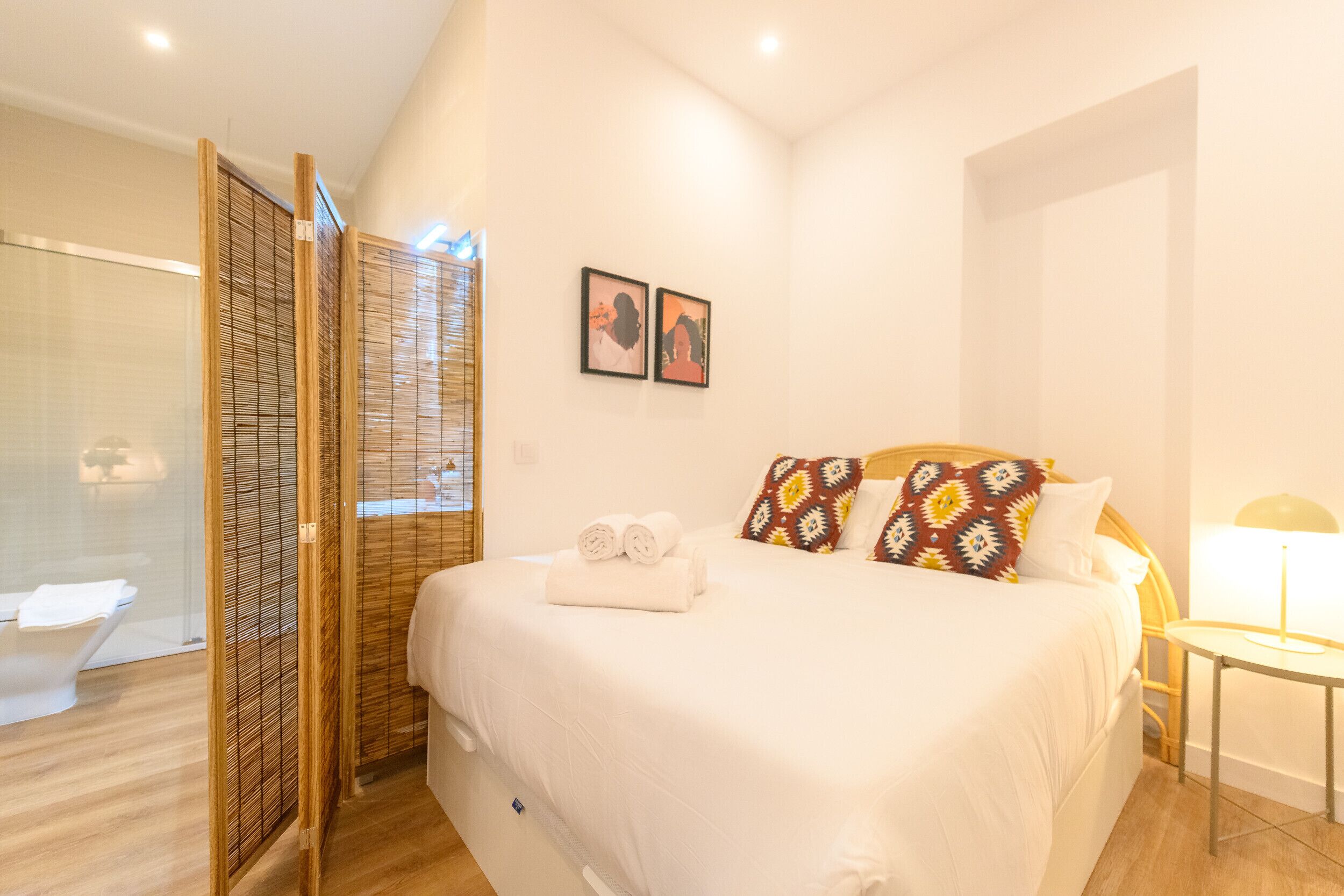 1 chambre, fer et planche à repasser, Wi-Fi gratuit