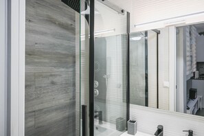 Een douche, een haardroger