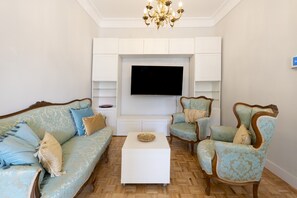 Fernseher, Kamin