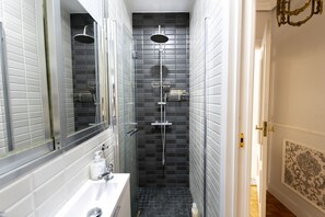 Dusche, Haartrockner
