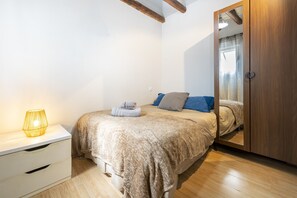 2 Schlafzimmer, Bügeleisen/Bügelbrett, kostenloses WLAN