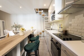 Fridge, microwave, oven, dishwasher