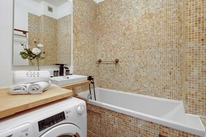 Shower, towels