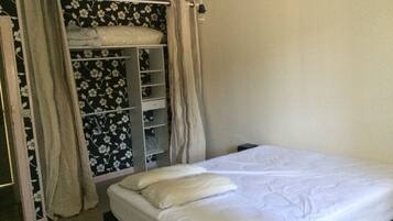 4 chambres, fer et planche Ă  repasser, Wi-Fi, draps fournis
