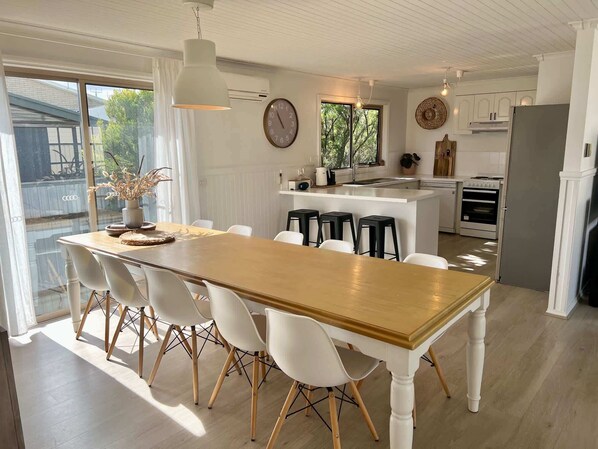 Unclassified image, 1 of 29, button