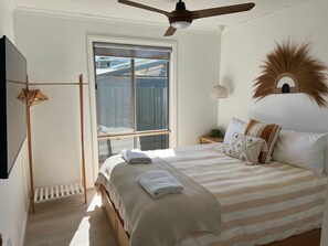 Unclassified image, 5 of 29, button