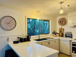 Unclassified image, 3 of 29, button