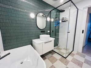Shower, hair dryer, towels, shampoo - ROBE TWO FIVE - Pet friendly outside, WiFi, wood fire (Robe)