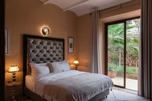 4 Schlafzimmer, Zimmersafe, Bügeleisen/Bügelbrett, kostenloses WLAN