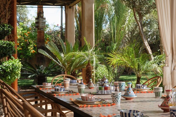 Outdoor dining