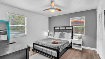 2 bedrooms, iron/ironing board, travel cot, free WiFi