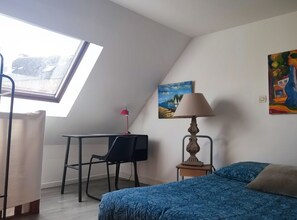 2 bedrooms, desk, iron/ironing board, travel crib