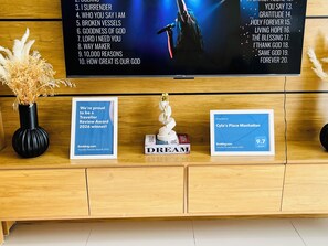 Interior - Cylos Place Manhattan  with 2 bedroom apartment,cozy home& accessible. (Quezon City)