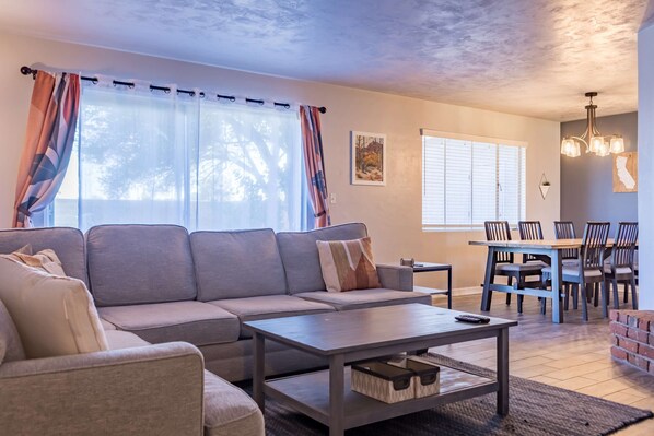 TV, fireplace, offices