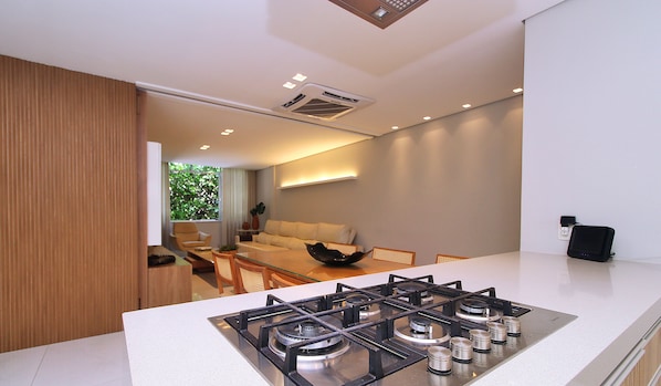 Deluxe Apartment, City View | Private kitchen - Aristides Leblon (Rio de Janeiro)