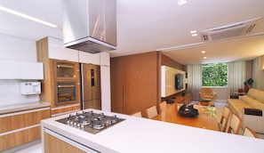 Deluxe Apartment, City View | Private kitchen - Aristides Leblon (Rio de Janeiro)