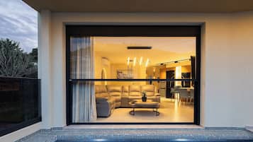 Luxury-Villa, 4 Schlafzimmer, Sauna | Terrasse/Patio