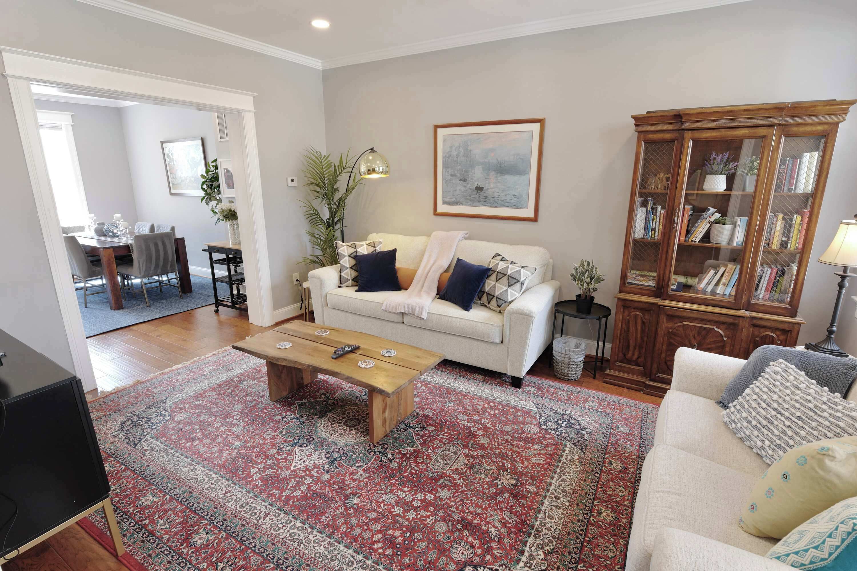 Terrific Family Townhouse  + Parking X 2 Cars - Silver Spring, MD