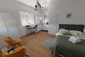 1 bedroom, iron/ironing board, WiFi, bed sheets