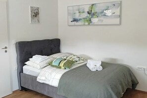 1 makuuhuone, silitysrauta/-lauta, Wi-Fi, vuodevaatteet