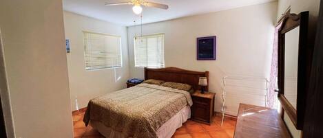 2 habitaciones, wifi gratis y ropa de cama
