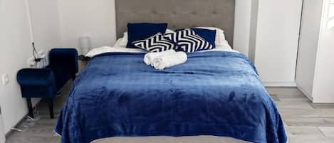 1 bedroom, iron/ironing board, WiFi, bed sheets