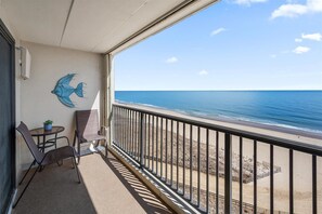 Property grounds - Larger One Bedroom Oceanfront Condo with a Pool (Ocean City)