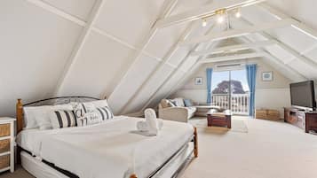 3 bedrooms, iron/ironing board, travel cot, free WiFi