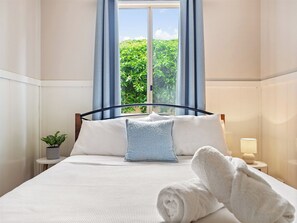 3 bedrooms, iron/ironing board, travel cot, free WiFi