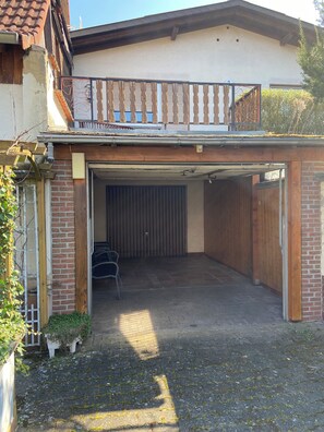 Exterior - Vacation home in the beautiful wine-growing village of Kirschroth with sun terrace and outdoor area. (Kirschroth)