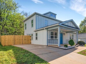 المنشأة من الخارج