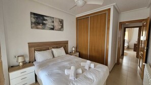 2 bedrooms, iron/ironing board, WiFi, bed sheets