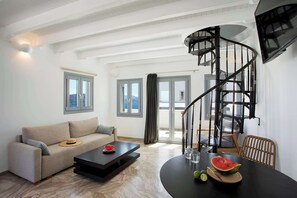 Armonoia Captain Villa Outdoor Tub | Aire de séjour | Téléviseur à écran plat