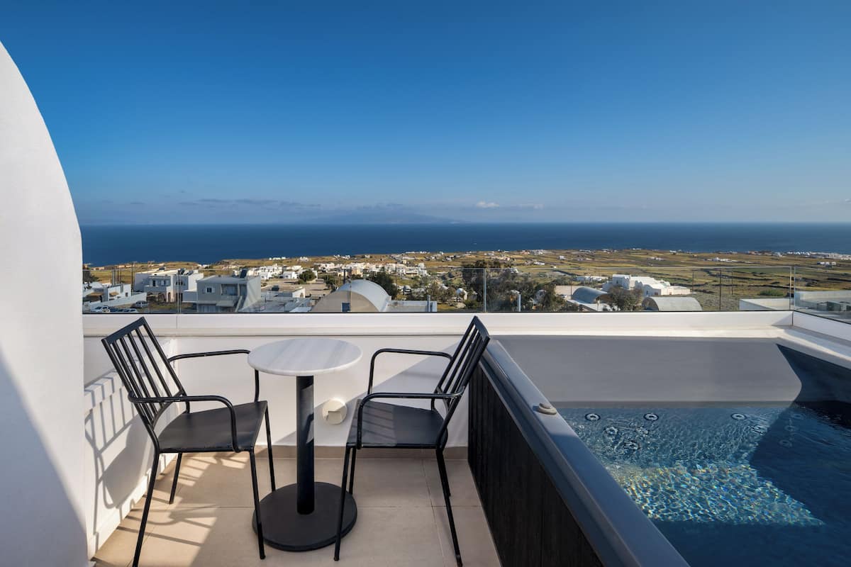 Junior Suite with Outdoor Hot Tub and Sea View | 1 室のベッドルーム、エジプト綿のシーツ、高級寝具、デスク