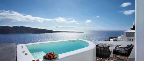 Junior Cave Suite with Outdoor Hot Tub, Caldera and Sunset View | アイロン / アイロン台、WiFi (無料)