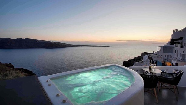Junior Cave Suite with Outdoor Hot Tub, Caldera and Sunset View