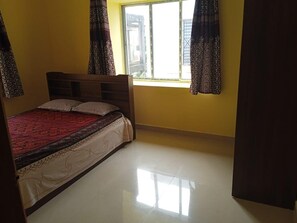 3 bedrooms, WiFi, bed sheets