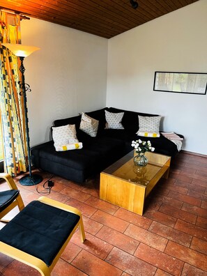 Reproductor de DVD y libros 