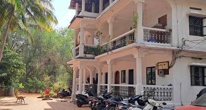 Studio Arambol Hideaway R4 by Mukund Sadan Arambol