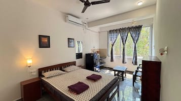 Estúdio, 1 quarto, para fumantes, vista para a montanha | 1 quarto