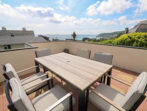 Outdoor dining - Karenza (Penzance)