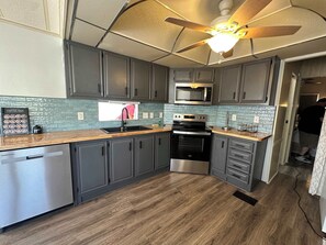 Fridge, microwave, oven, stovetop - Badin Shores Resort - Excellent Lake View Home - Pools & Lots of Amenities - Gre (New London)