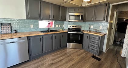 Badin Shores Resort - Excellent Lake View Home - Pools & Lots of Amenities - Gre