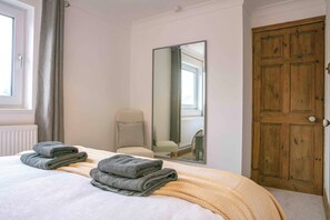 3 bedrooms, individually decorated, individually furnished, free WiFi
